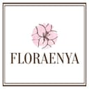 Van bloemenkronen, tiara's, haaraccesoires en armbanden tot gehaakte knuffels, sleutelhangers, schoudervriendjes en op opdracht vervaardigde producten, Floraenya biedt een wijd scala aan die jouw outfit, kostuum of tas afmaken!